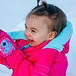 Peau, VÃªtements dâ€™extÃ©rieur, Yeux, Sourire, Baby & Toddler Clothing, Sleeve, Happy, Rose, Bambin, Baby, Jacket, Magenta, Enfant, Neige, Fun, Electric Blue, People In Nature, Ciel, Leisure, Herbe, Personne