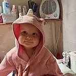 Sourire, Textile, Chapi Chapo, Baby, Baby & Toddler Clothing, Happy, Bambin, Comfort, Mechanical Fan, Home Appliance, Enfant, Baby Products, Baby Safety, Room, Sun Hat, Fashion Accessory, Linens, Mesh, Audio Equipment, Personne, Headwear