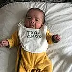 Peau, Comfort, Textile, Sleeve, Baby & Toddler Clothing, Finger, Baby, Bambin, Baby Safety, Enfant, Linens, Baby Sleeping, Thumb, Bed, Bedtime, Baby Products, Room, Sleep, Sieste, Personne