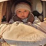 Brown, Peau, Comfort, Baby Carriage, Baby, Headgear, Infant Bed, Chapi Chapo, Bambin, Baby & Toddler Clothing, Baby Safety, Baby Products, Enfant, Room, Baby Sleeping, Car Seat, Linens, Sleep, Sieste, Personne, Headwear