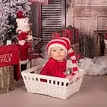 Blanc, Christmas Ornament, Human Body, Santa Claus, Chapi Chapo, Red, Christmas Decoration, Baby, Bambin, Ornament, Jouets, Happy, Holiday, NoÃ«l, Event, Christmas Eve, Hiver, Room, Poil, Carmine, Personne, Headwear