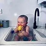 Hand, Bras, Tap, Plumbing Fixture, Fluid, Bathroom, Finger, Bathing, Baby, Bambin, Plumbing, Baby Bathing, Bathtub, Gas, Enfant, Waste Container, Thumb, Fun, Room, Personne
