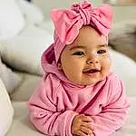 Visage, Sourire, Joue, Peau, Head, Lip, Chin, Yeux, Cap, Sleeve, Happy, Comfort, Baby & Toddler Clothing, Baby, Rose, Headgear, Bambin, Baby Laughing, Magenta, Fun, Personne, Joy, Headwear