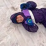 Sourire, Neige, Happy, Jacket, Glove, Landscape, People In Nature, Fun, Recreation, Leisure, Voyages, Electric Blue, Freezing, Sand, Magenta, Hiver, Ice Cap, Assis, Playing In The Snow, Play, Personne, Joy, Headwear