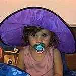 Head, Coiffure, Facial Expression, Mouth, Purple, Bleu, Iris, Violet, Rose, Chapi Chapo, Baby & Toddler Clothing, Bambin, Fun, Baby, Enfant, Sun Hat, Costume Hat, Magenta, Happy, Comfort, Personne, Headwear
