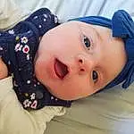 Visage, Nez, Joue, Peau, Head, Lip, Chin, Eyebrow, Yeux, Facial Expression, Mouth, Sourire, Sleeve, Baby, Textile, Eyelash, Baby & Toddler Clothing, Iris, Bambin, Happy, Personne