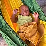 Comfort, People In Nature, Bois, Baby, Leisure, Bambin, Adaptation, Herbe, Happy, Tints And Shades, Enfant, Linens, Assis, Baby Products, Arbre, Fun, Hammock, Room, Play, Bedtime, Personne