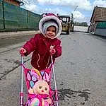 Cloud, Ciel, Blanc, Wheel, Tire, Baby Carriage, Rose, Voyages, Baby, Bambin, People In Nature, Leisure, Recreation, Enfant, Fun, Hiver, Chapi Chapo, Magenta, Baby Products, City, Personne, Joy, Headwear